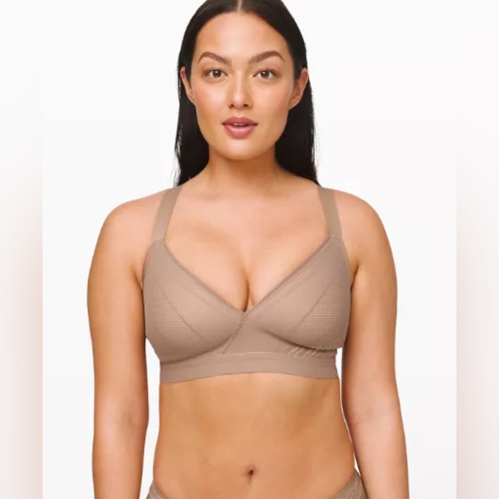 NWOT Lululemon Awake to Lace Bra 32C